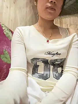 Ngoc-bbi online show from 04/18/26, 05:54