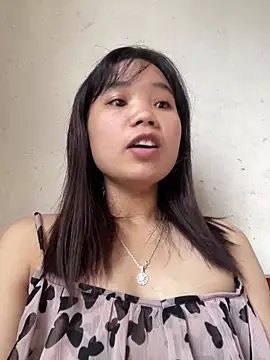 Ngoc-bbi online show from 10/17/25, 04:16