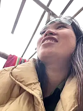 Ngoc-bbi online show from 10/27/25, 04:57