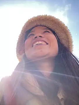 Ngoc-bbi online show from 12/15/25, 07:47