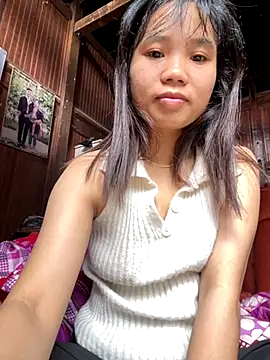 Ngoc-bbi online show from 10/19/25, 12:57