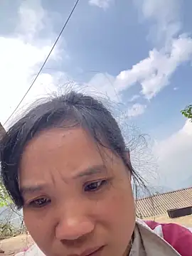 Ngoc-bbi online show from 12/22/25, 05:51