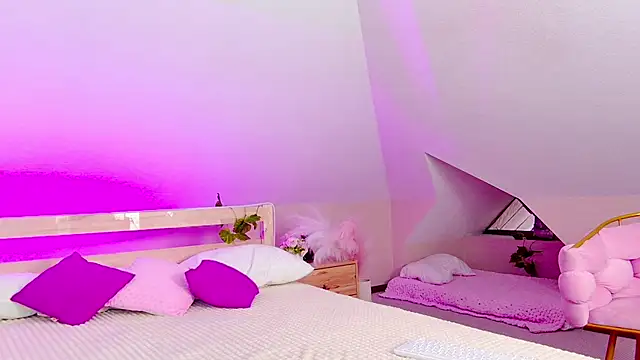 Liann Stark online show from 11/07/25, 06:51