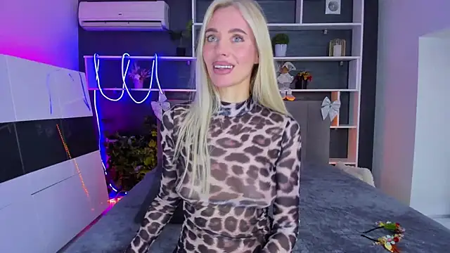 SabrinaSharm online show from 12/14/25, 12:55