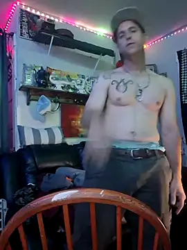 Snapshot of jakestatefarm217 chatting on 10/30/25, 03:38 jakestatefarm217 online show from 10/30/25, 03:38