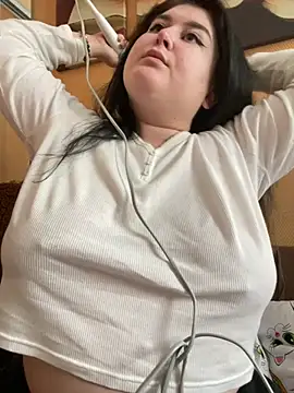 Snapshot of DazzzlingDame chatting on 02/19/26, 10:34 DazzzlingDame online show from 02/19/26, 10:34