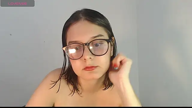 MadieLorez online show from 09/09/25, 09:35