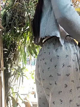 Snapshot of Clara8899 chatting on 11/15/25, 01:09 Clara8899 online show from 11/15/25, 01:09