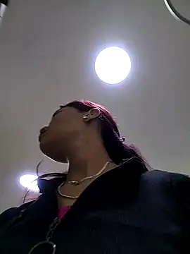 dulcelatin21 online show from 11/12/25, 11:08