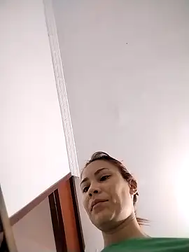 dulcelatin21 online show from 10/25/25, 05:13