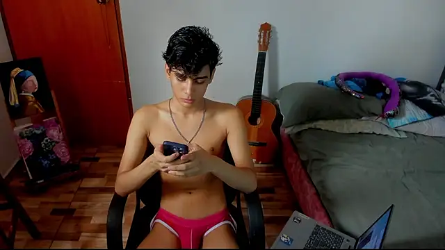 Snapshot of AliottTwink chatting on 03/12/26, 09:52 AliottTwink online show from 03/12/26, 09:52