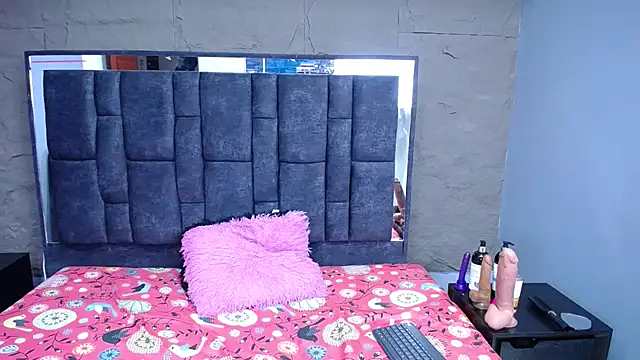 Snapshot of sanabeltits202cl chatting on 12/23/25, 04:23 sanabeltits202cl online show from 12/23/25, 04:23