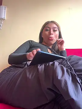 Snapshot of SweetSophie26 chatting on 09/10/25, 03:22 SweetSophie26 online show from 09/10/25, 03:22