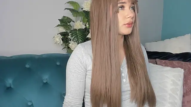 Snapshot of SwweetMoon chatting on 10/16/25, 04:43 SwweetMoon online show from 10/16/25, 04:43