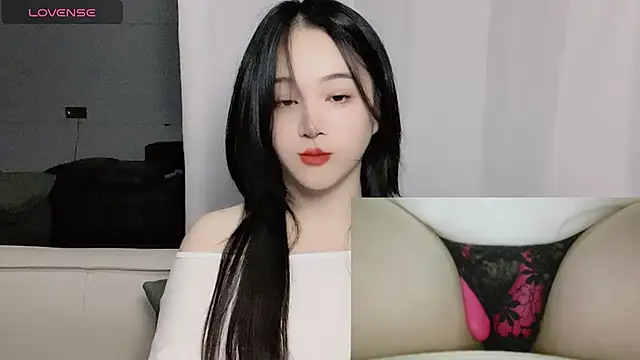 woaiqinqin online show from 10/21/25, 04:06