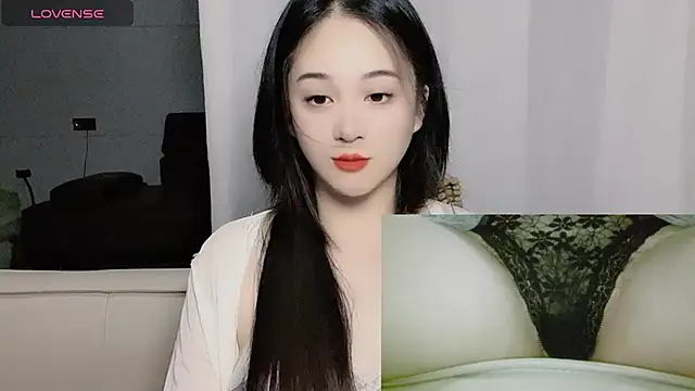 woaiqinqin online show from 10/18/25, 04:09