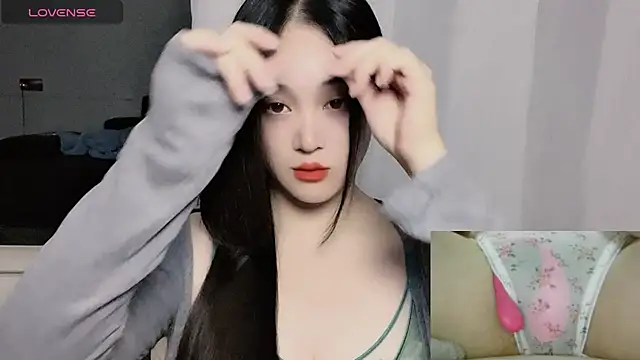 woaiqinqin online show from 12/15/25, 04:13