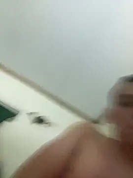 letruong6879 online show from 09/23/25, 11:06