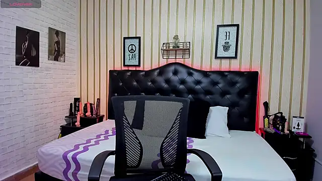 MAYASMITH   online show from 10/09/25, 03:18