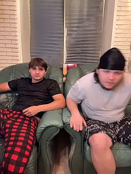 desiredude9 online show from 12/15/25, 10:10