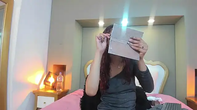 Snapshot of AteneaGreyy chatting on 09/17/25, 11:45 AteneaGreyy online show from 09/17/25, 11:45