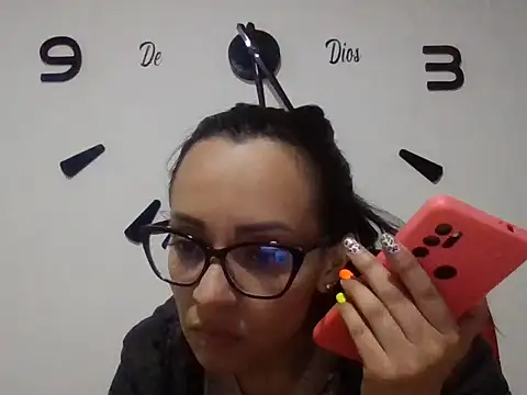 sarita star online show from 11/28/25, 10:21