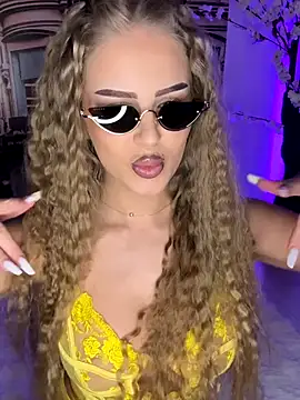 AubrieleRouj1 online show from 01/08/26, 05:30