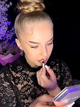 AubrieleRouj1 online show from 12/05/25, 04:49