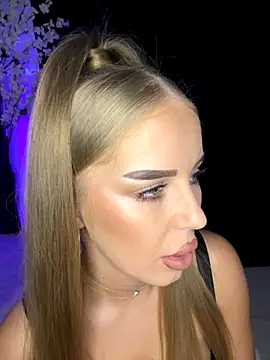 AubrieleRouj1 online show from 09/22/25, 03:29