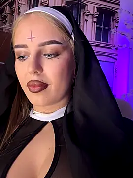 AubrieleRouj1 online show from 10/31/25, 04:58