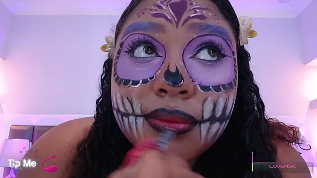 LennaEvans online show from 10/31/25, 01:08