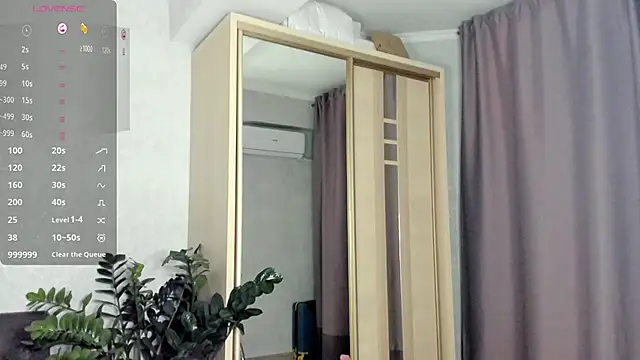 SaraShine  online show from 09/24/25, 08:04