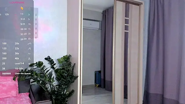 SaraShine  online show from 09/18/25, 07:39