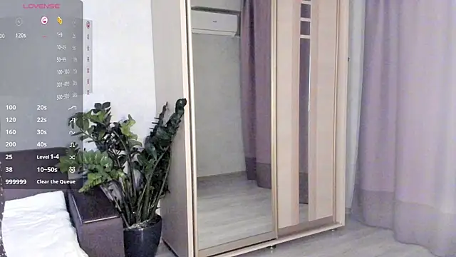 SaraShine  online show from 10/23/25, 08:07