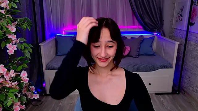 Snapshot of EmilySwonn chatting on 09/08/25, 03:55 EmilySwonn online show from 09/08/25, 03:55