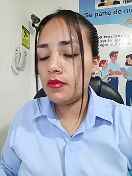 Snapshot of MAYE__13 chatting on 07/11/26, 10:26 MAYE 13 online show from 07/11/26, 10:26