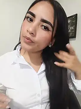 Snapshot of MAYE__13 chatting on 06/16/26, 03:01 MAYE 13 online show from 06/16/26, 03:01