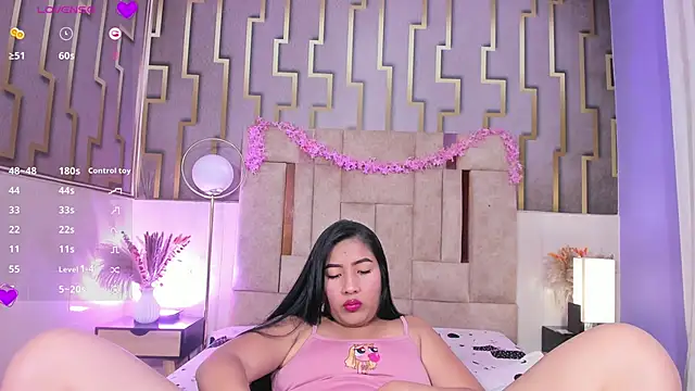 Snapshot of luna_maisonn chatting on 02/06/26, 04:19 luna maisonn online show from 02/06/26, 04:19