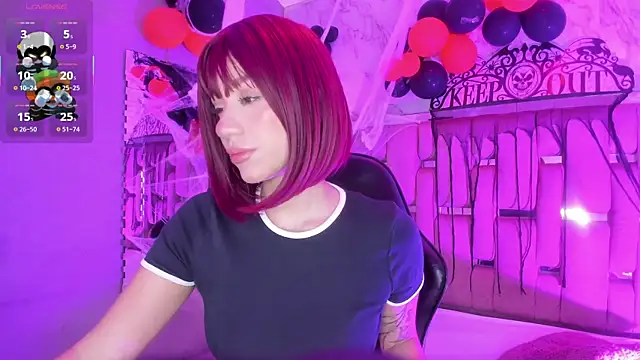 ZharaLux online show from 10/17/25, 12:18