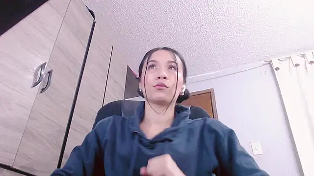 scarlett vonrose online show from 10/03/25, 08:54