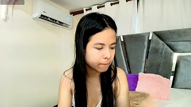 MiniLove 01 online show from 05/25/26, 12:37