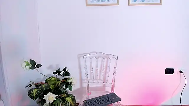 MilenaCrown online show from 12/05/25, 08:50