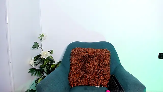 MilenaCrown online show from 11/11/25, 08:36