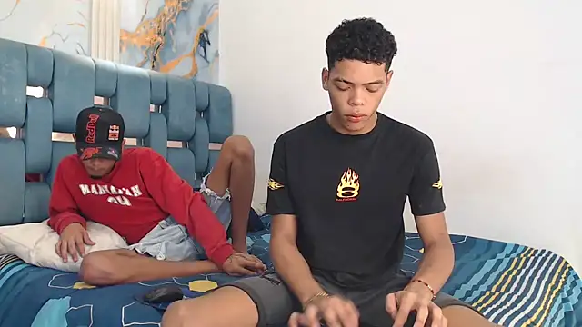 Snapshot of PRETTY_FEM chatting on 02/21/26, 01:40 PRETTY FEM online show from 02/21/26, 01:40