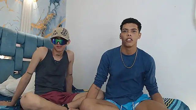 Snapshot of PRETTY_FEM chatting on 01/11/26, 01:23 PRETTY FEM online show from 01/11/26, 01:23