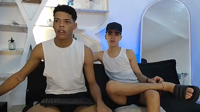 PRETTY FEM online show from 11/02/25, 01:38