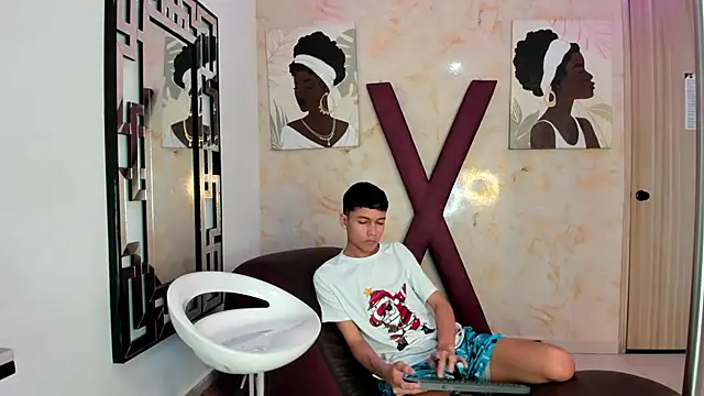 PRETTY FEM online show from 03/31/26, 01:29