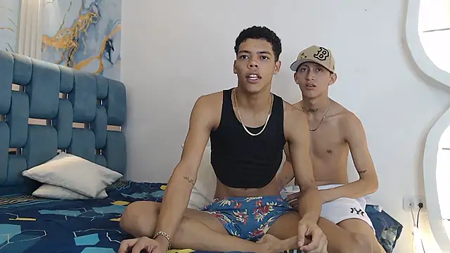 Snapshot of PRETTY_FEM chatting on 01/12/26, 06:47 PRETTY FEM online show from 01/12/26, 06:47