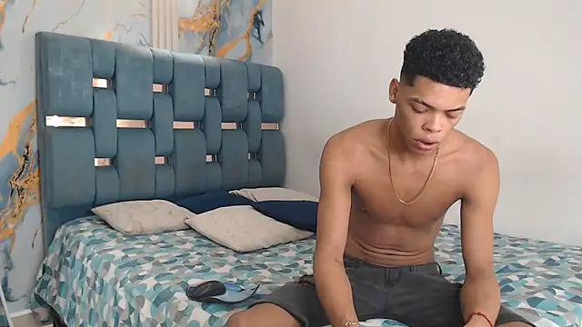 PRETTY FEM online show from 04/09/26, 01:40