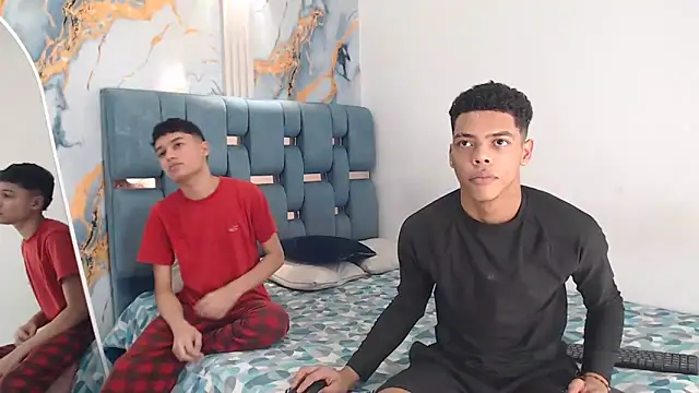 PRETTY FEM online show from 04/10/26, 01:34